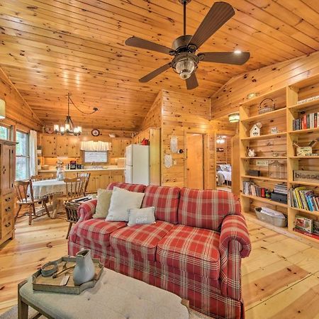 Peaceful Blue Ridge Cabin With Decks And Fire Pit Экстерьер фото