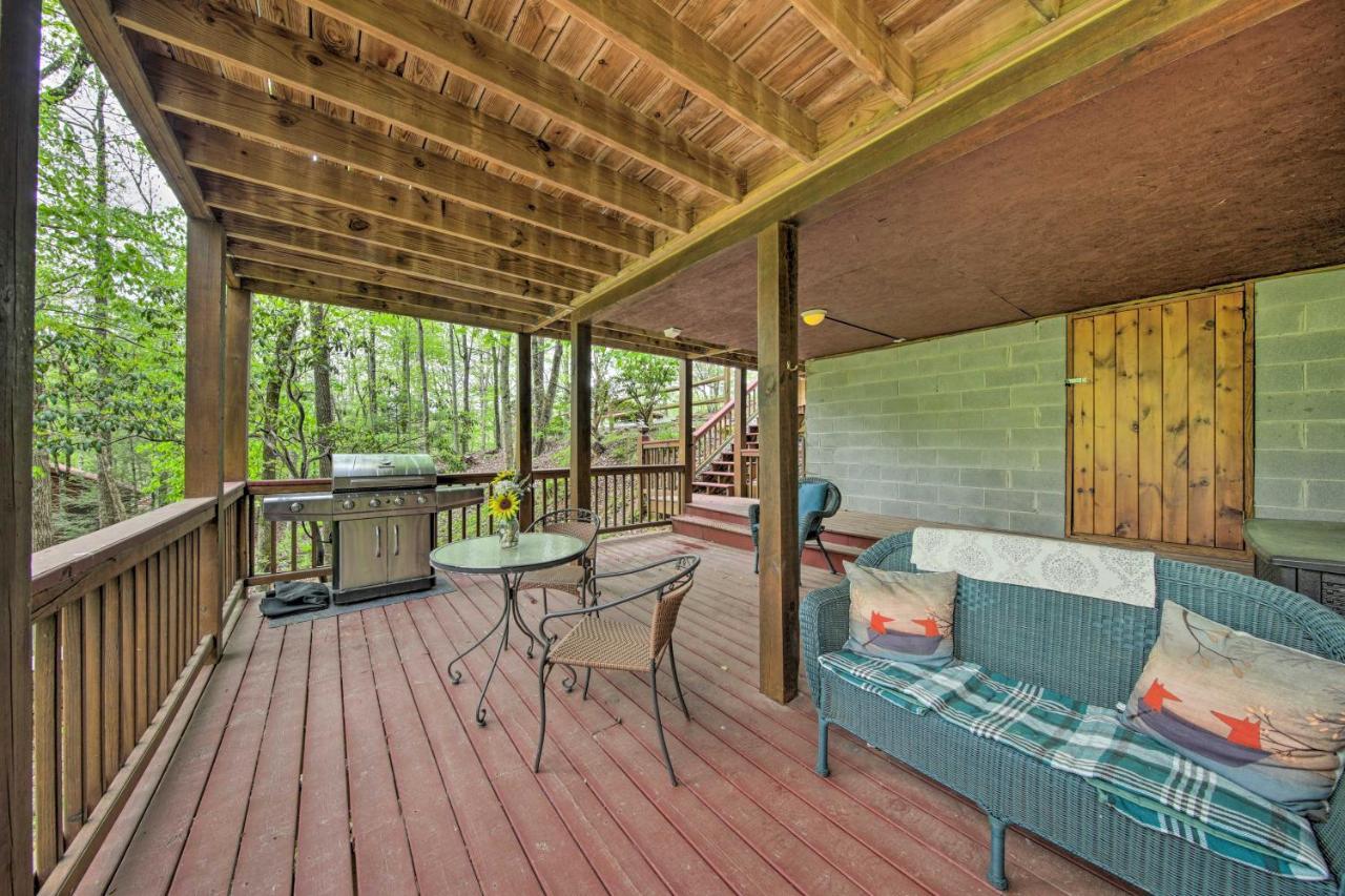 Peaceful Blue Ridge Cabin With Decks And Fire Pit Экстерьер фото