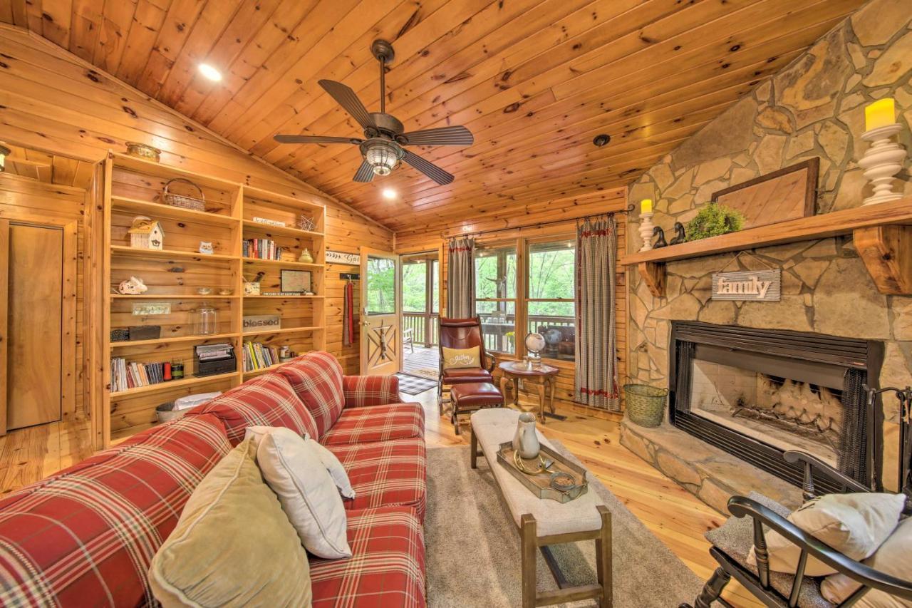 Peaceful Blue Ridge Cabin With Decks And Fire Pit Экстерьер фото