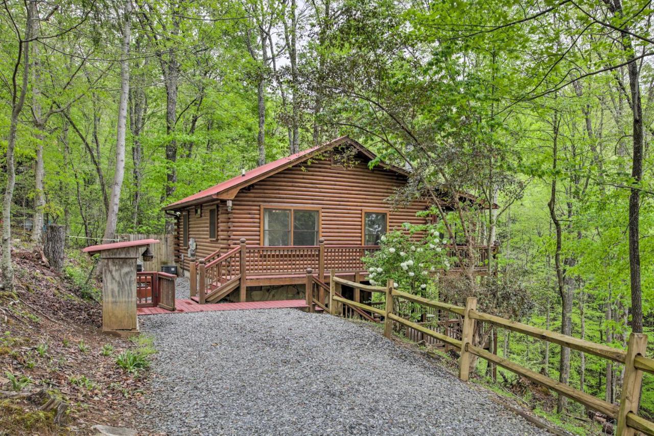Peaceful Blue Ridge Cabin With Decks And Fire Pit Экстерьер фото
