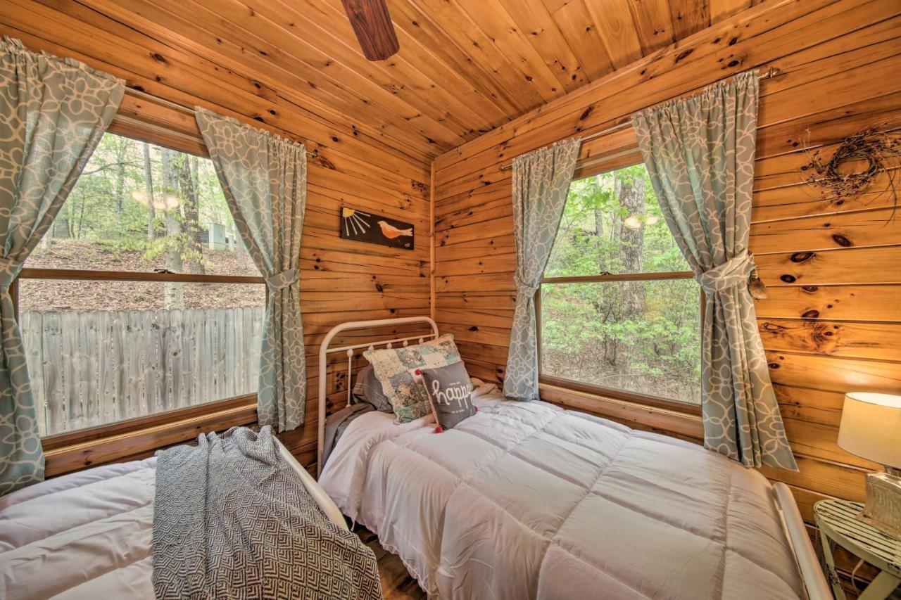 Peaceful Blue Ridge Cabin With Decks And Fire Pit Экстерьер фото